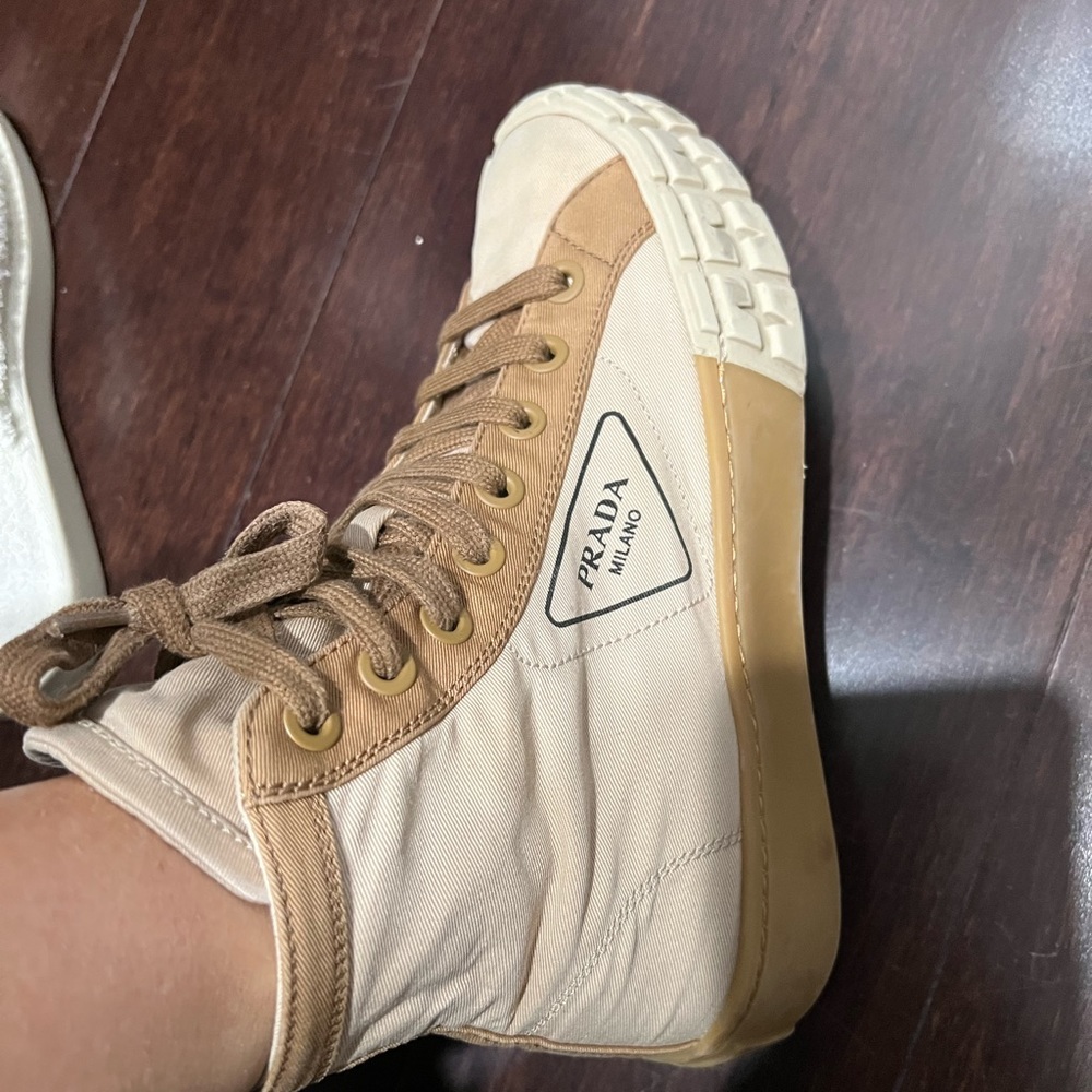 Prada women sneakers like new condition!